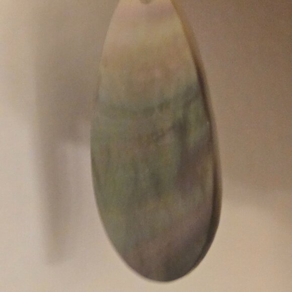 Women's Handmade Mother-of-Pearl Iridescent Teardrop Earrings - SML - NWOT - Picture 8 of 10